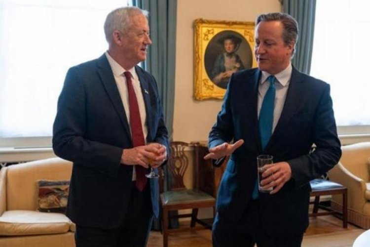 İngiltere Dışişleri Bakanı Cameron, İsrail'i tekrar "işgalci g&uuml;&ccedil;" olarak nitelendirdi