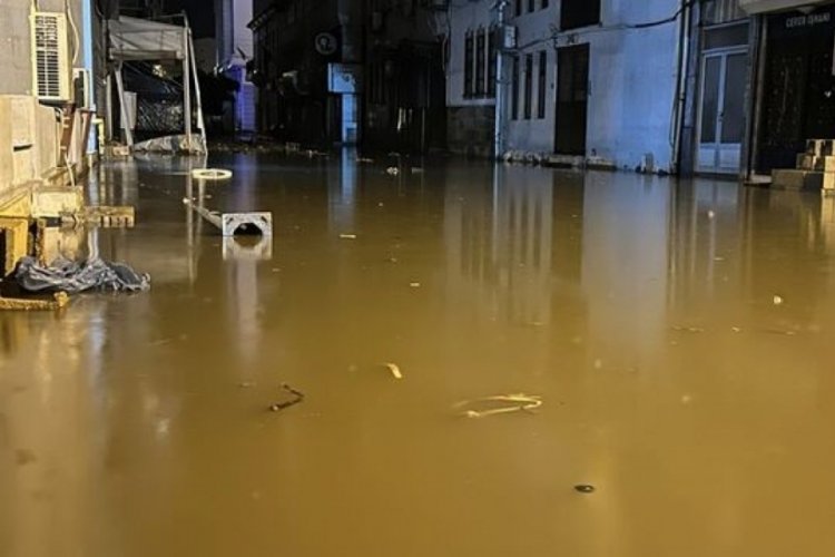 Hatay'da sağanak hayatı olumsuz etkiledi