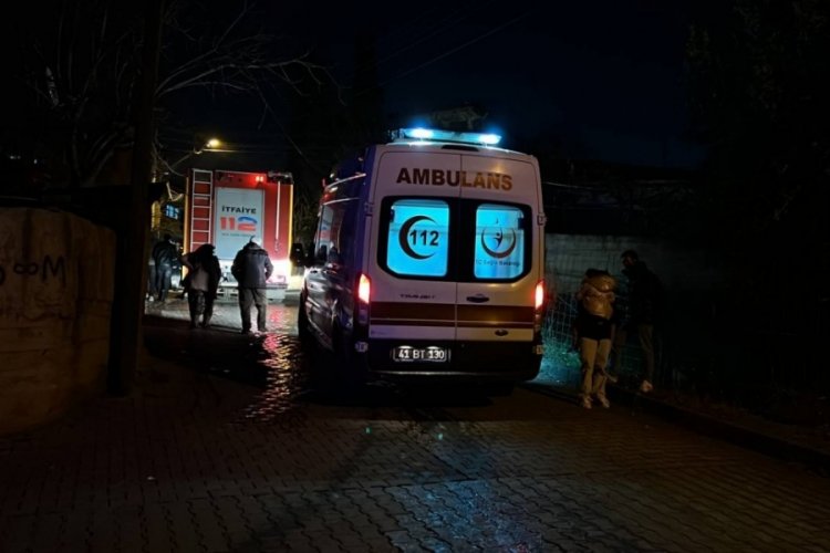 Kocaeli'de &ccedil;ıkan yangında ev hasar g&ouml;rd&uuml;