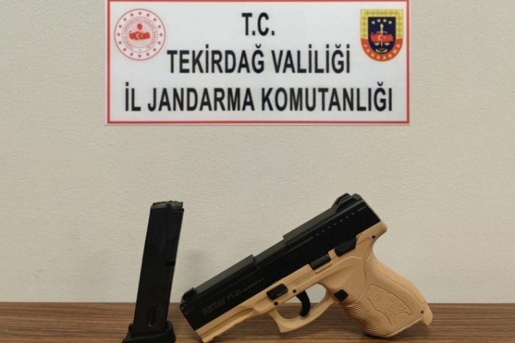 Tekirdağ'da &uuml;zerlerinde tabanca ele ge&ccedil;irildi!