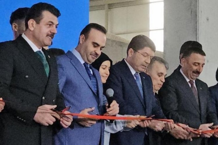 Bakan Kacır: T&uuml;rkiye g&uuml;&ccedil;l&uuml; sanayi, istikrarlı siyasi altyapısı ile umut ışığı oluyor