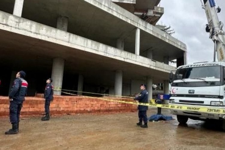 Trabzon'da inşaat iş&ccedil;isi 7. kattan d&uuml;şerek &ouml;ld&uuml;!