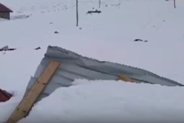 Rize'de &ccedil;ığ d&uuml;şt&uuml;! 2 Ev hasar g&ouml;rd&uuml;