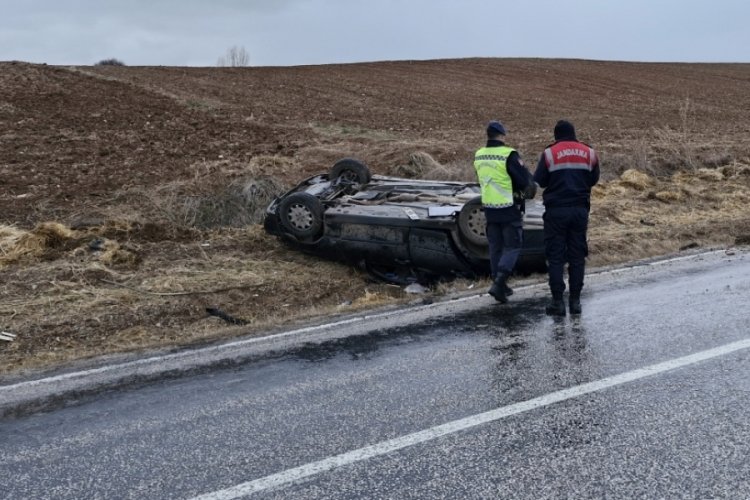 &Ccedil;orum'da otomobilin takla attığı kazada 2 kişi yaralandı