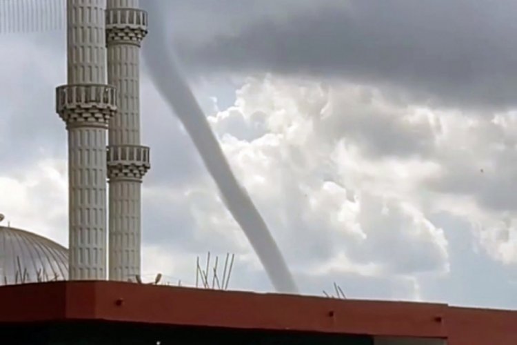 Antalya'da aynı anda 5 hortum ve dolu yaşandı