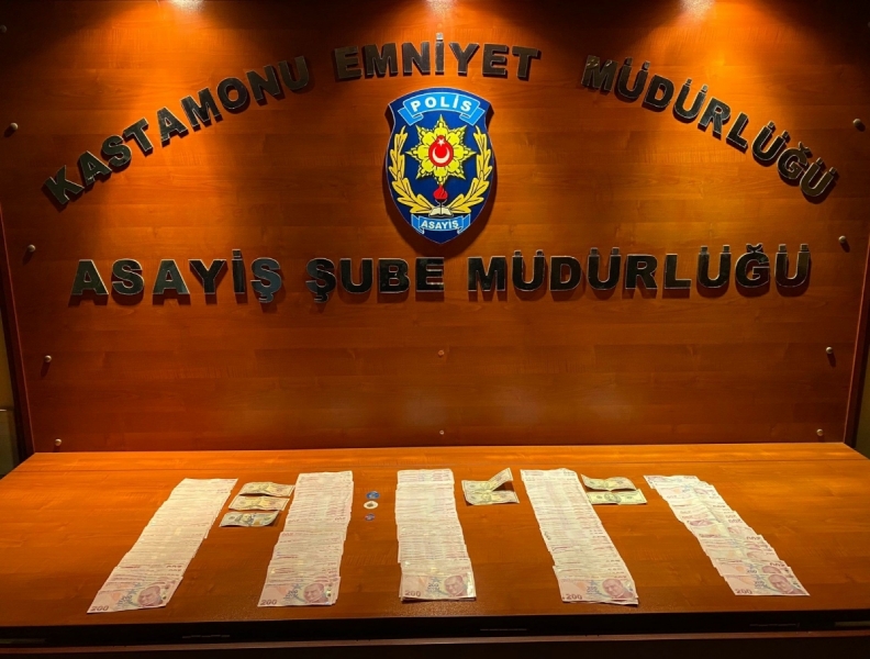 Kastamonu'da kendisini kamu g&ouml;revlisi olarak tanıtıp yaşlı kadını dolandırdı