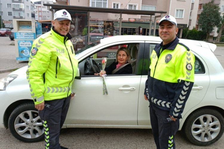 Bursa polisinden kadınlara &ouml;zel trafik uygulaması&nbsp;