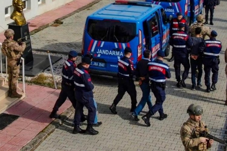 Diyarbakır'da DEAŞ propagandası yapan 3 ş&uuml;pheli yakalandı