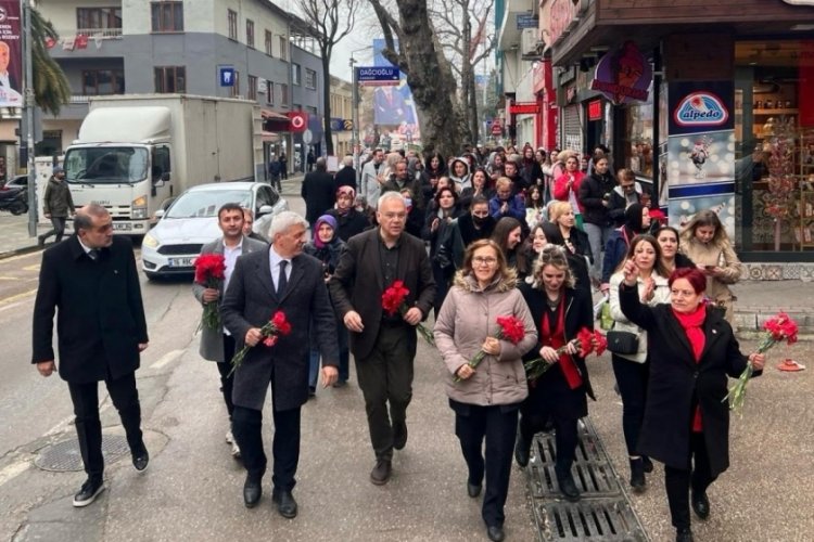CHP adayı &Ccedil;etin &Ccedil;oklar ve ekibinden kadınlar g&uuml;n&uuml; mesaisi