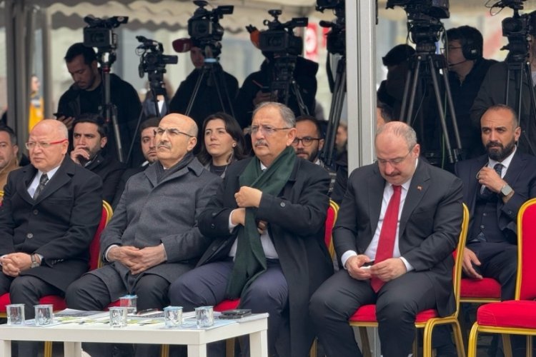 Bursa Osmangazi'de Bakan &Ouml;zhaseki'nin katılımıyla toplu temel atma t&ouml;reni