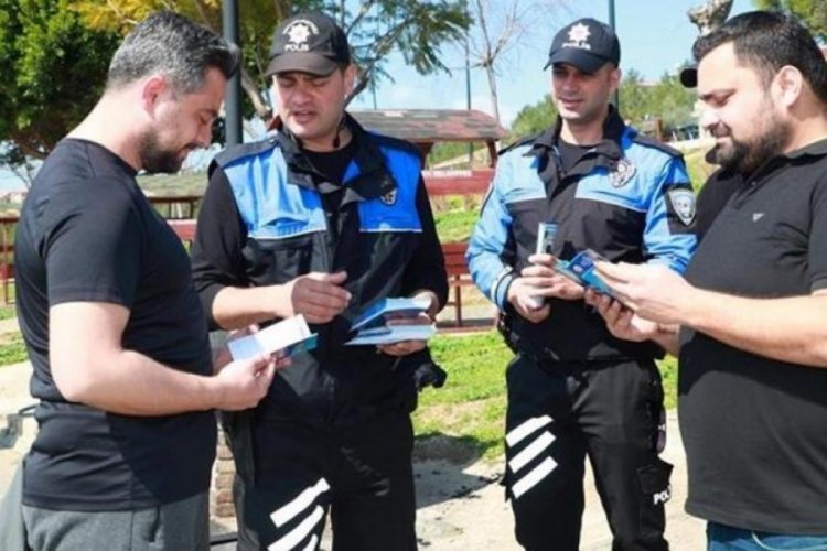 Adana'da polis vatandaşları tek tek uyardı