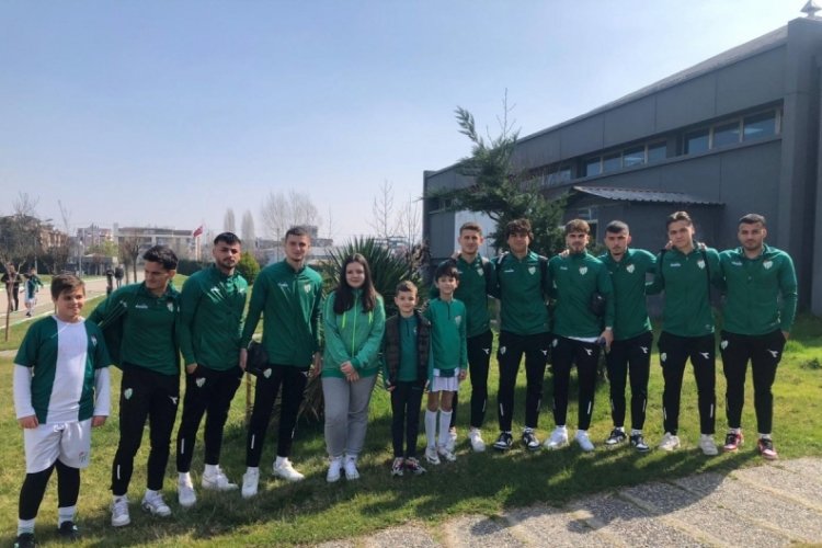 Minik Timsahlar Bursaspor'a moral verdi
