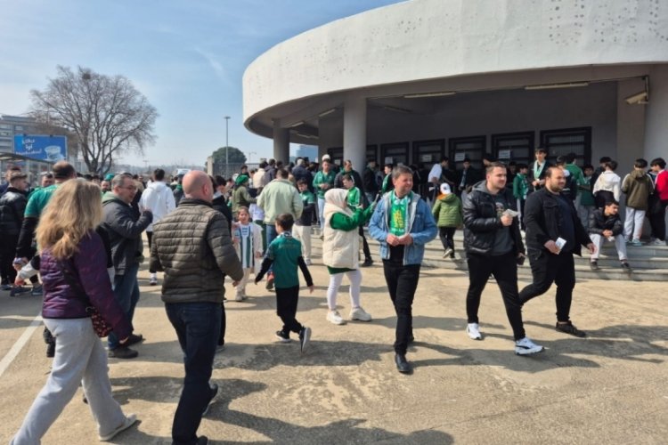 Bursaspor taraftarından Timsah'a tam destek!