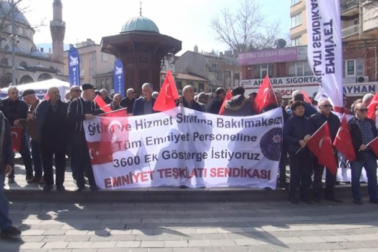 Bursa'da emekli polislerden, '3600 ek gösterge' talebi