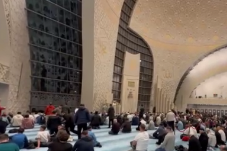 Almanya'da Ramazan ayının ilk teravih namazı kılındı