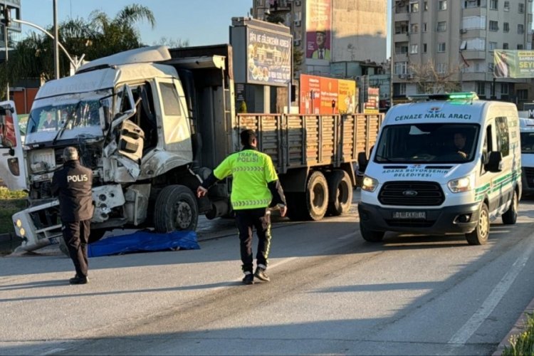 Adana'da otobüsle kamyon çarpıştı: 1 ölü