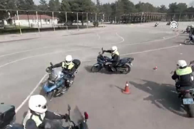 Motosikletli jandarma timlerine Bursa'da zorlu eğitim