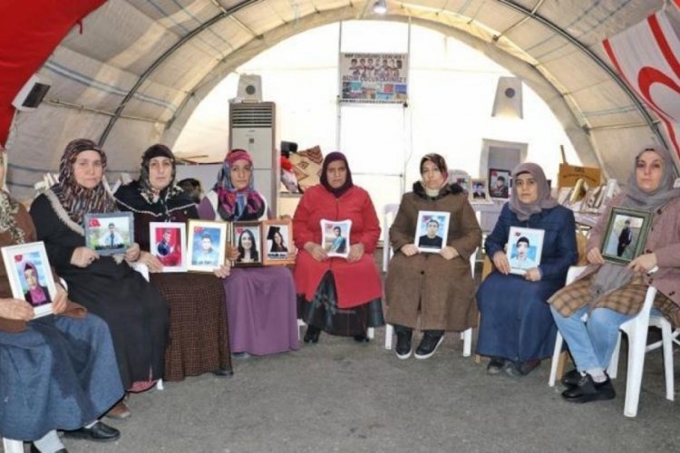 Diyarbakır'da evlat n&ouml;betindeki aileler ramazana buruk girdi