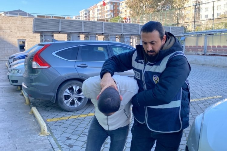 Samsun'da bı&ccedil;ak &ccedil;ekip, patronunun 15 bin TL'sini gasbeden kurye tutuklandı