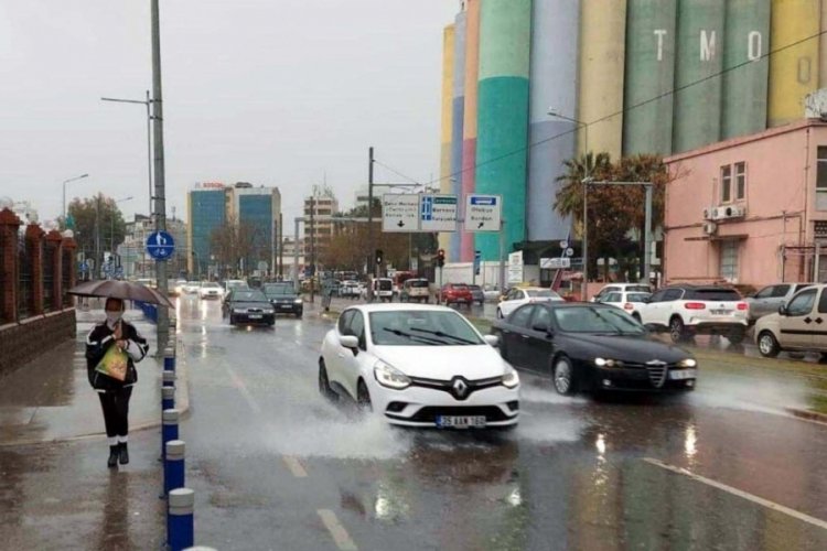 İzmir'in kuzey il&ccedil;eleri i&ccedil;in 'sağanak' uyarısı