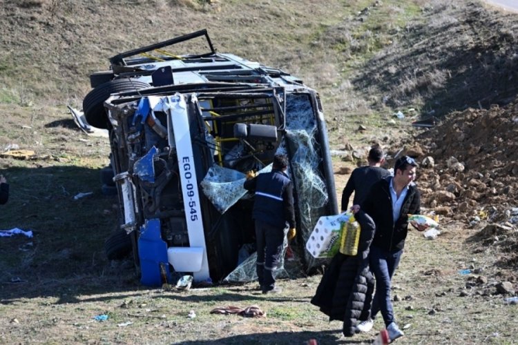 Ankara'da EGO otob&uuml;s&uuml; devrildi: &Ccedil;ok sayıda yaralı var