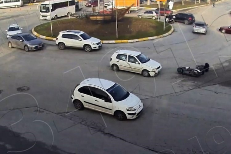 Isparta'da meydana gelen trafik kazaları KGYS kameralarına yansıdı