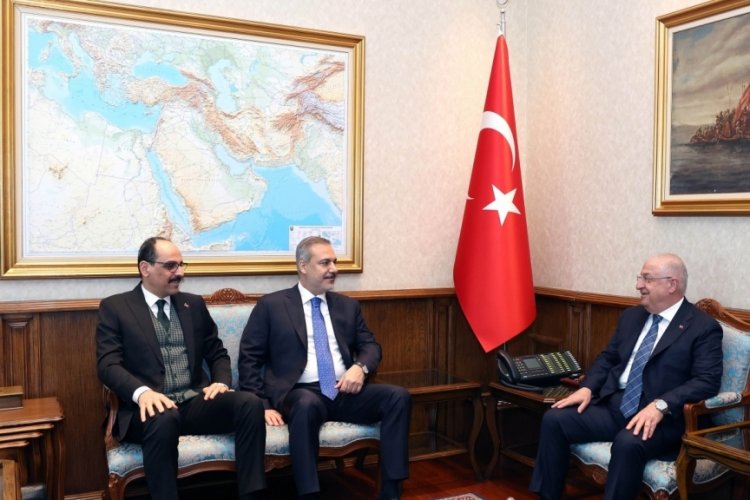 Bakan G&uuml;ler, Dışişleri Bakanı ve MİT Başkanı ile bir araya geldi