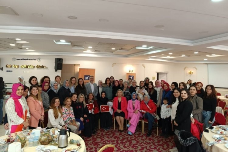 Bursa Meslekte Dayanışma ve Birlik Grubu'ndan kadınlar gününe anlamlı kutlama