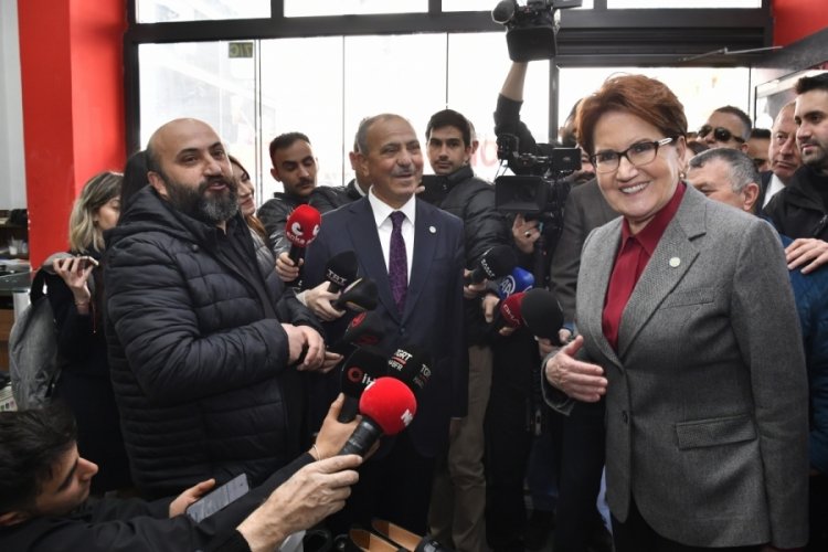 Meral Akşener'den &Ccedil;ubuk ve Pursaklar'da esnaf ziyareti