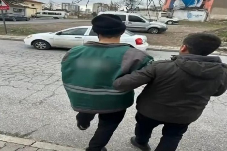 Kayseri'de Filistinliler i&ccedil;in toplanan yardım parasını &ccedil;aldı!