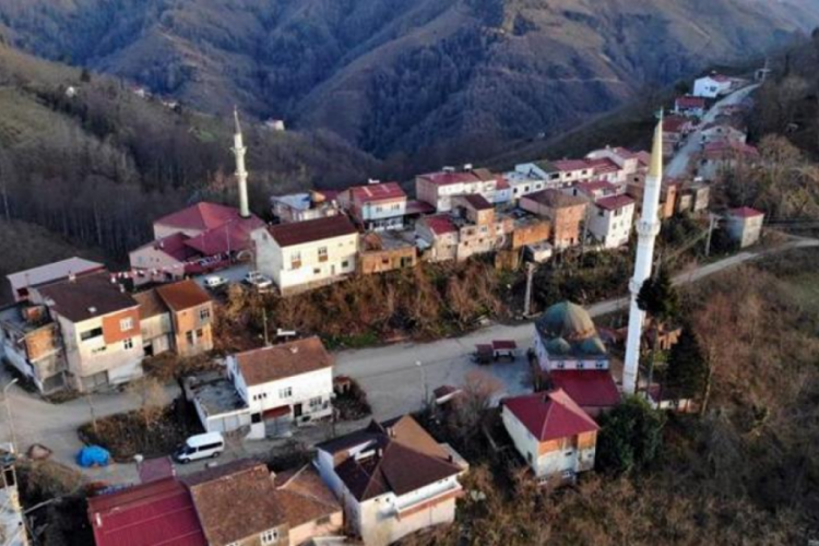 2 dakika farkla iftar a&ccedil;ıyorlardı, ezan saatleri eşitlendi!