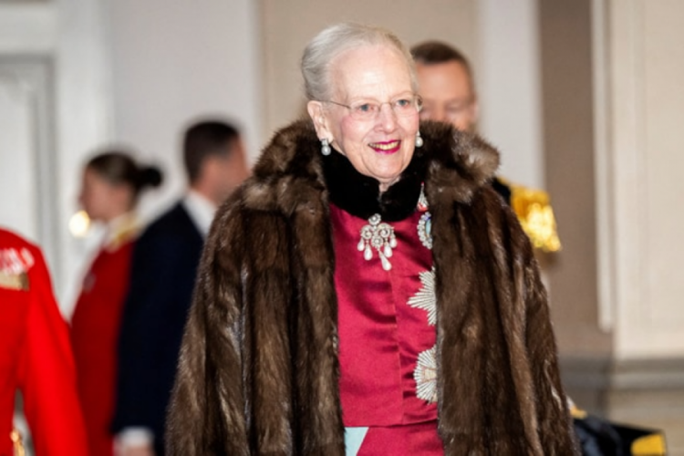 Tahttan &ccedil;ekilen Krali&ccedil;e 2. Margrethe, kost&uuml;m tasarlamaya başladı