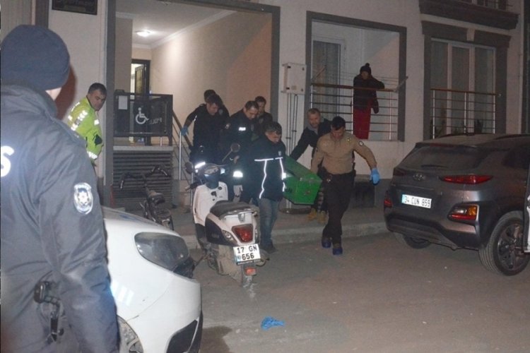 &Ccedil;anakkale'de erkek şiddeti! Tartıştığı annesini &ouml;ld&uuml;rd&uuml;