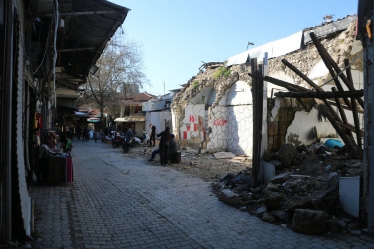 Depremin vurduğu tarihi &ccedil;arşıda buruk Ramazan alışverişi