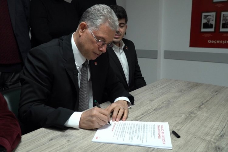 CHP Mudanya Belediye Başkan Adayı Deniz Dalgıç, Halkçı Belediyecilik Taahhütnamesi'ni imzaladı