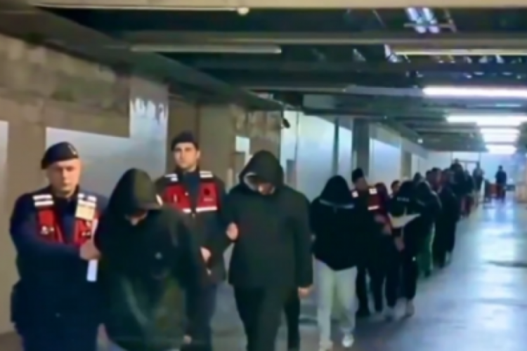 Elebaşı Murat &Ouml;z&uuml;nl&uuml; olan su&ccedil; &ouml;rg&uuml;t&uuml; &ccedil;&ouml;kertildi!