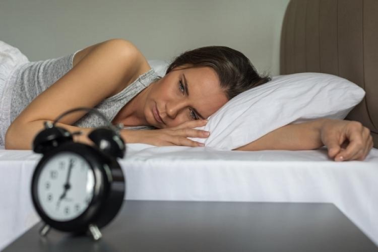 Uykusuzluğa ne iyi gelir? Uykusuzluk nasıl geçer? Uykusuzluk neden olur?