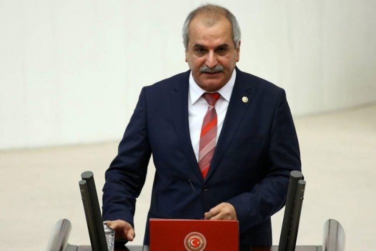 Eski milletvekili Ahmet &Ccedil;elik kardeşi tarafından bı&ccedil;aklandı