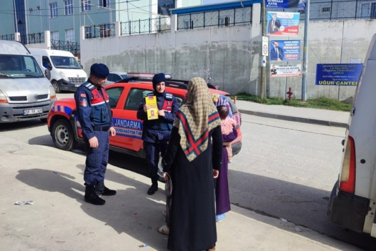 Tekirdağ'da jandarma KADES ve dolandırıcılık olaylarına karşı bilgilendirdi