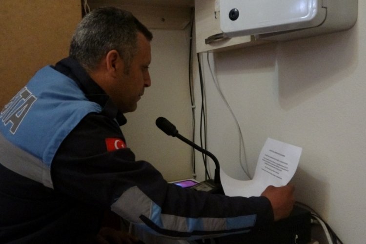 Adana'da belediye hoparlöründen İstiklal Marşı okundu