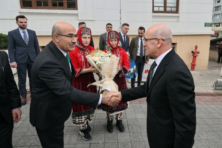 Bakan Şimşek Bursa'da, Vali Demirtaş'ı ziyaret etti