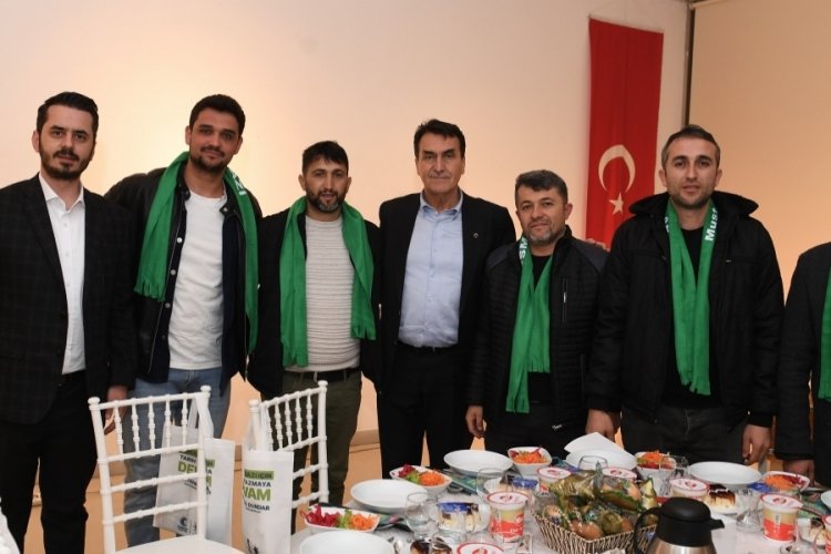 Bursa'da Büyükorhanlı gençlerden Başkan Dündar'a tam destek