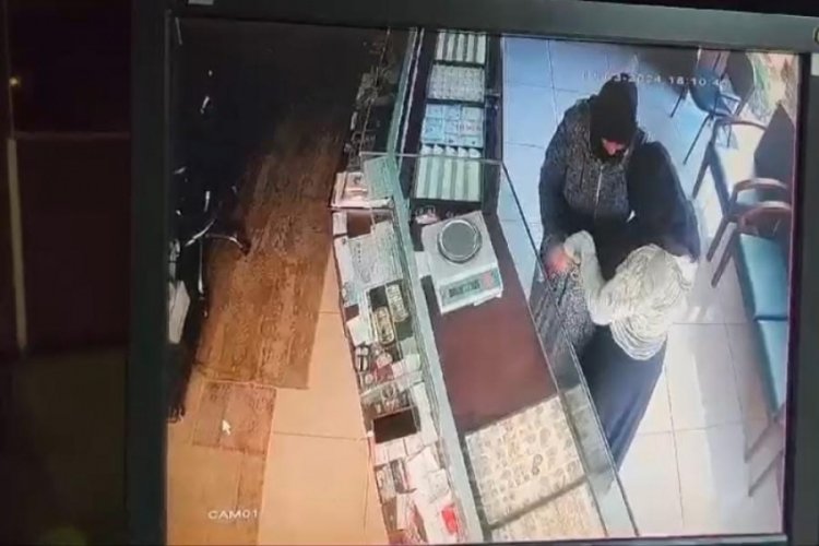 Mersin'de 3 kadın kuyumcudan 1 milyon TL'lik altın &ccedil;aldı