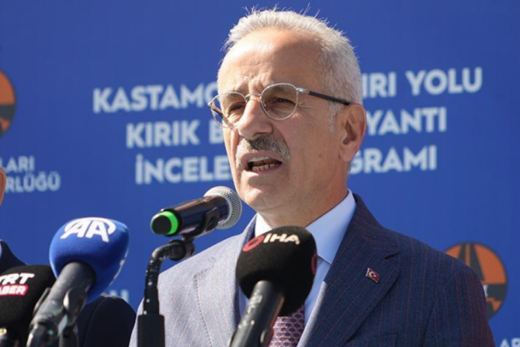 Bakan Uraloğlu: Biz hizmet için siyaset yapıyoruz