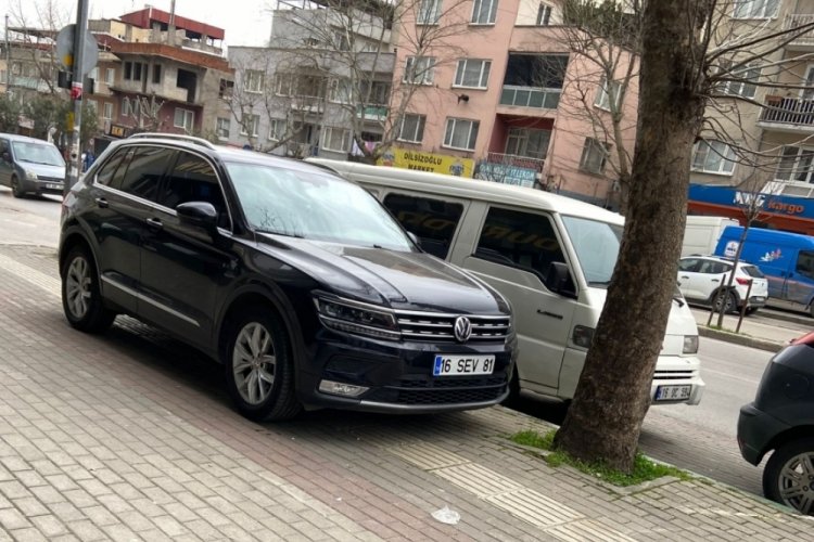 Bursa'da kaldırımlar park yeri mi oldu?