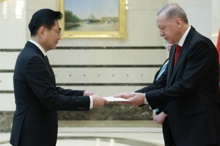 Cumhurbaşkanı Erdoğan, büyükelçilerin güven mektuplarını kabul etti