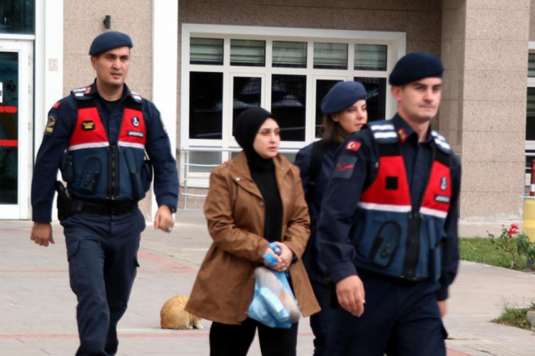 Burdur'da mahkemenin verdiği karara baba isyan etti!