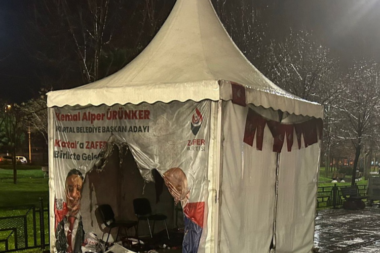 Zafer Partisi'nin seçim çadırı yakıldı!