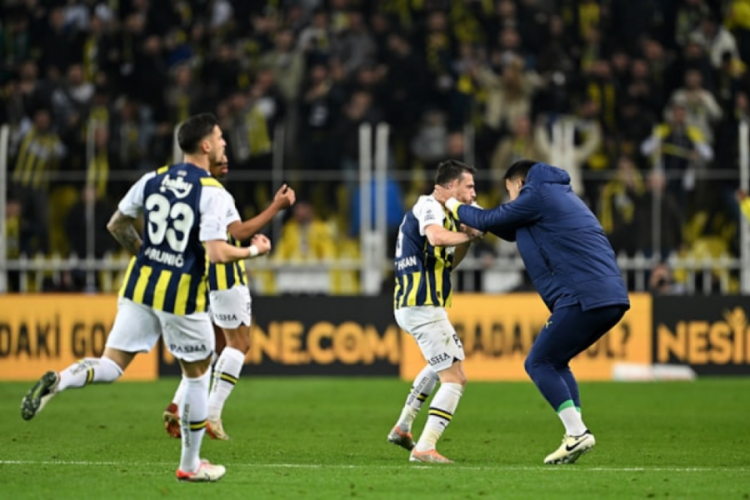 Fenerbah&ccedil;e, Avrupa'da &ccedil;eyrek final i&ccedil;in sahaya &ccedil;ıkıyor