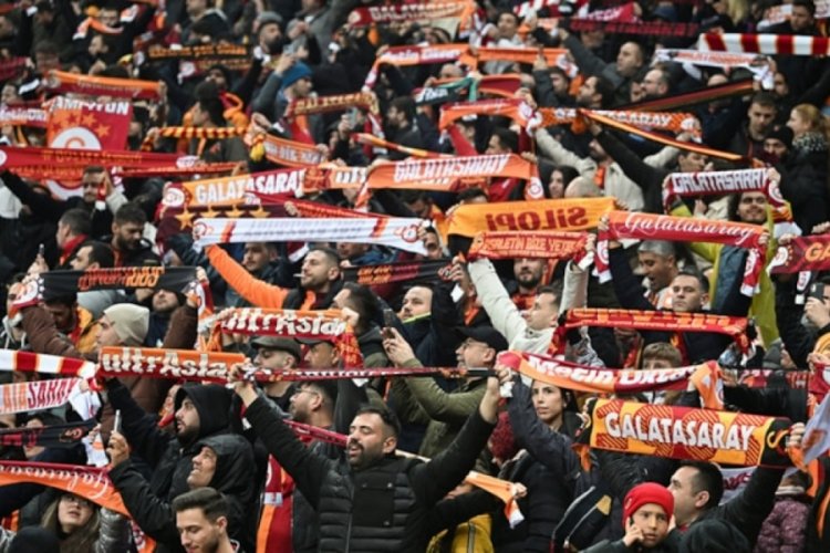 Galatasaray-&Ccedil;aykur Rizespor ma&ccedil;ında rahatsızlanan taraftar hayatını kaybetti